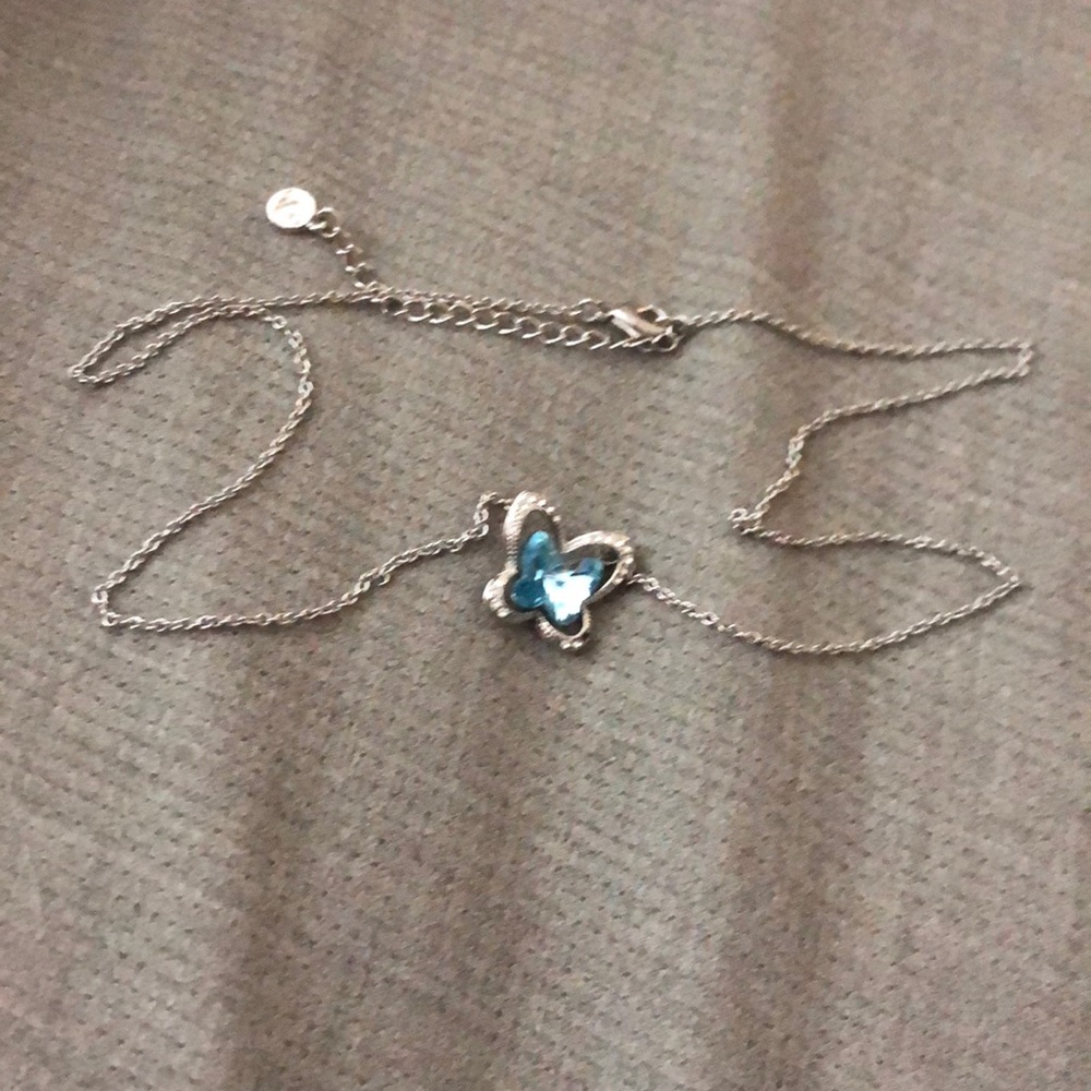 Lady colour butterfly necklace one stone missing